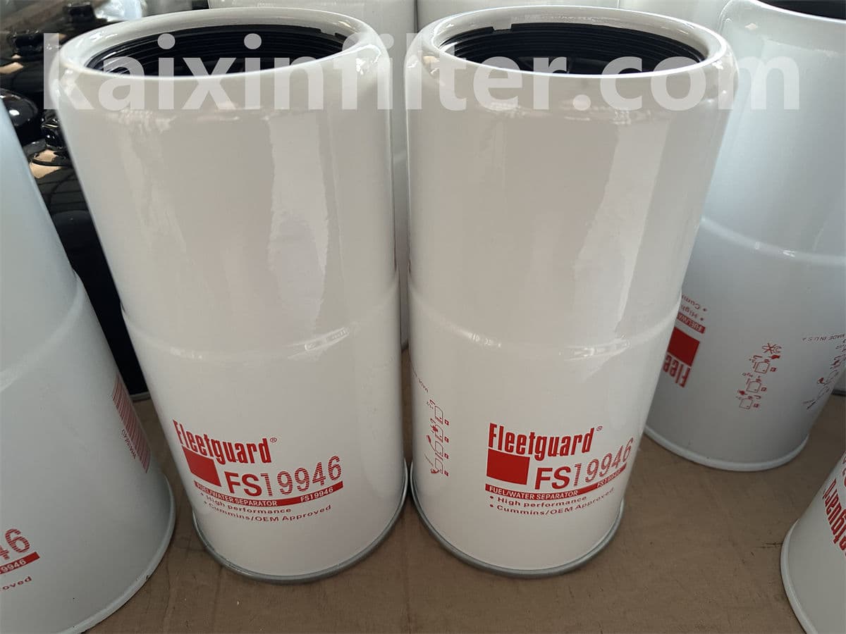 FS19946 Fleetguard Fuel Filter | Beta 75 @ 10 Micron, 120mm OD, 1-1/4-12 UN Thread Fuel Filter