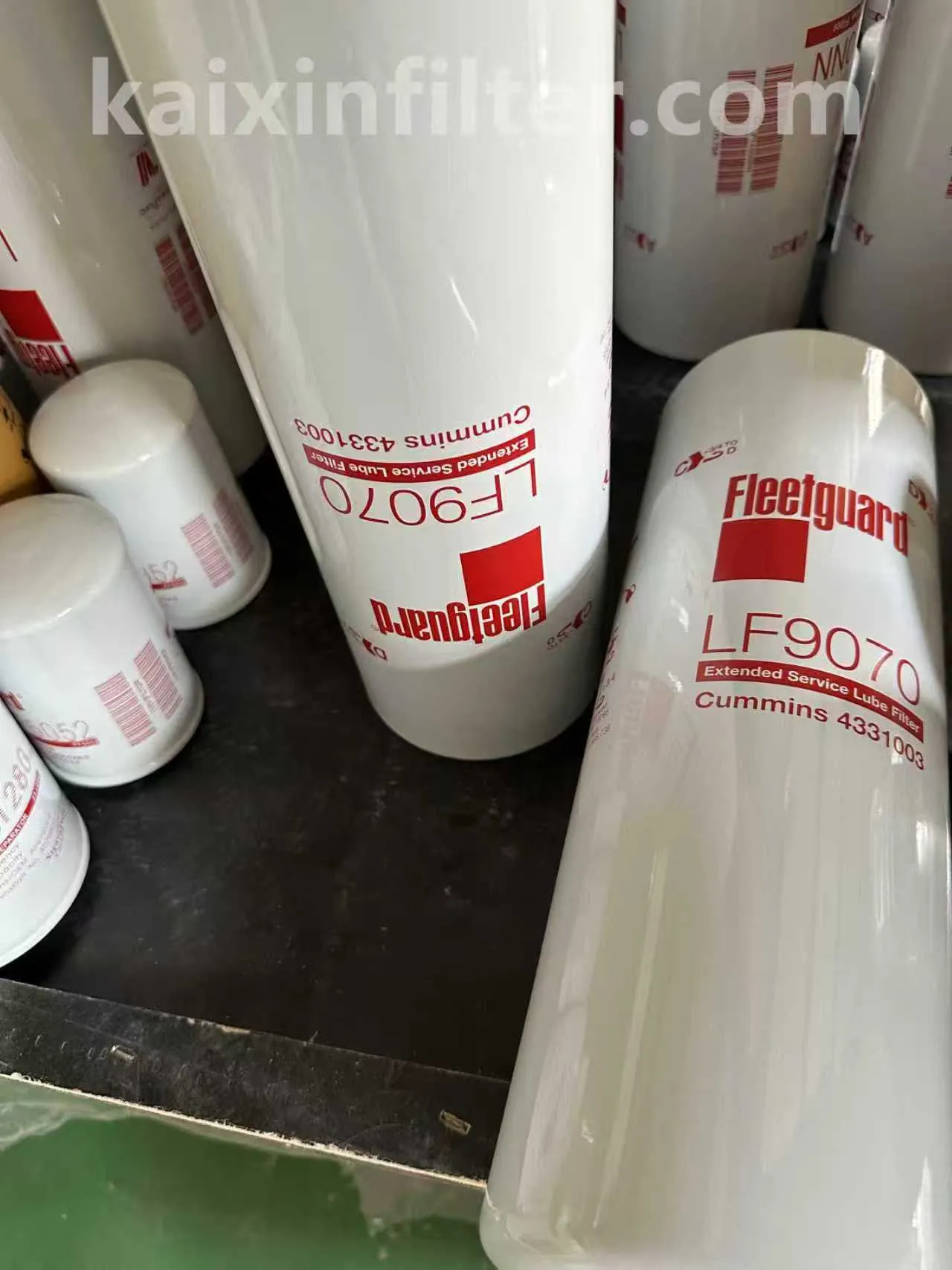 Cummins QSX15 15L Stage V/Tier 4 Final diesel engine specification sheet (2021+) for Fleetguard LF9070 oil filter efficiency 97.6% at 15 microns